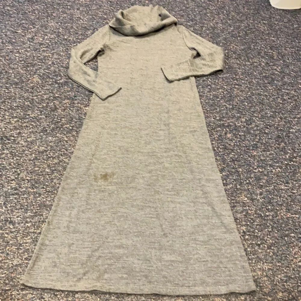 Nina Leonard Long Gray Sweater Dress sz. Small
